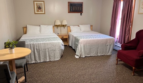 Basic Single Room, 2 Double Beds