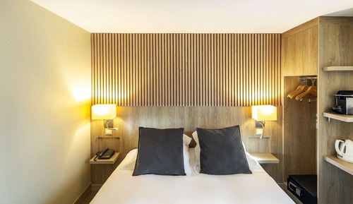 Standard Room, 1 Queen Bed, Non Smoking