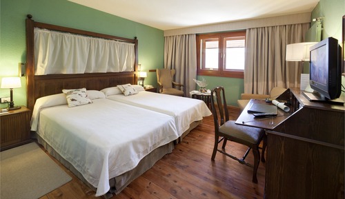 Standard Twin Room (2 Adults + 1 Child)