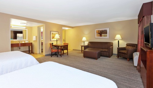 Two queen beds studio suite sofabed ns