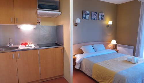 Room 2 Rooms 3 People 1 Baby Accessible
