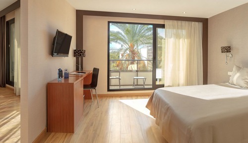 Junior Suite, Balcony (3 Adults and 1 Child)