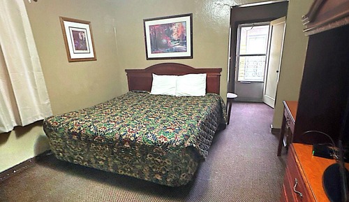Standard Room, 1 King Bed, Non Smoking, Refrigerator & Microwave