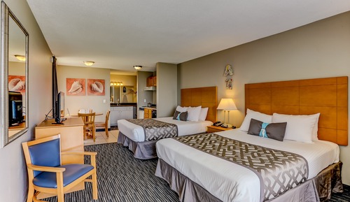 Suite, 2 Queen Beds, Kitchen, Oceanfront