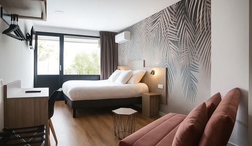 Deluxe Room, 1 Queen Bed with Sofa bed, Balcony, River View