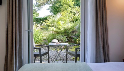 Superior Double Room (Shower)