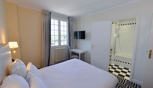 Classic Double or Twin Room (Chambre vue Village)