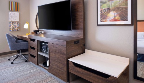 Room, 2 Queen Beds, Accessible, Bathtub