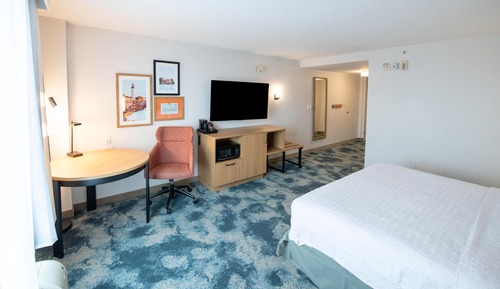 Room, 1 King Bed, Accessible (Roll-In Shower)