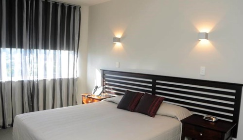 Executive Suite, River View