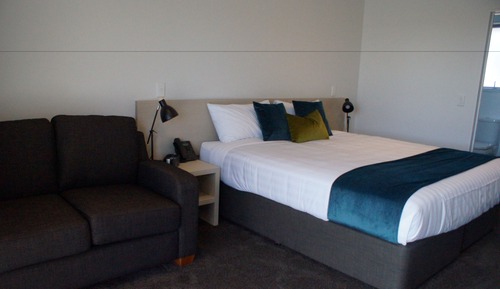 Deluxe Studio Suite, 1 King Bed