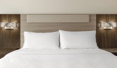Standard Room, 1 King Bed