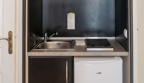 Deluxe Studio, 1 Queen Bed