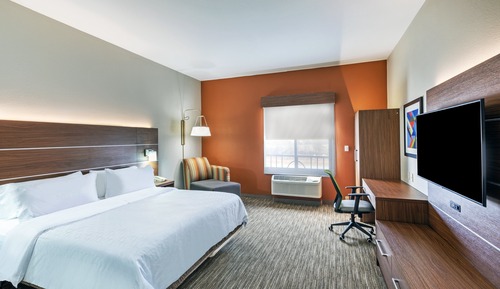 Standard Room, 1 King Bed (LEISURE)