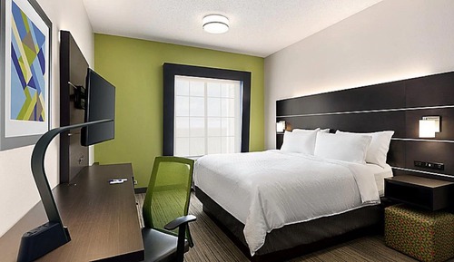 Suite, Multiple Beds, Accessible (Comm, Mobil, Access Tub)