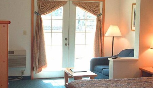 One king bed nonsmoking view room
