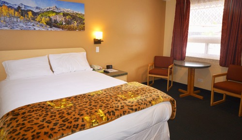 Standard Room, 1 Queen Bed