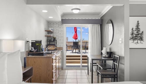 Kitchenette Room with View (Pet Friendly)