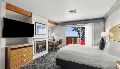 King Whirlpool Tub Room with Ocean View (Upstairs)