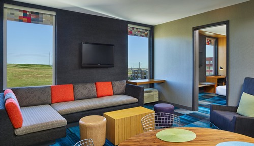 Suite, 1 King Bed, Non Smoking