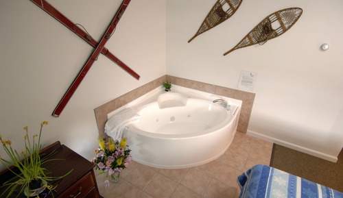 Standard Room, 1 King Bed, Jetted Tub