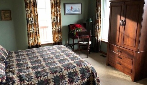 Deluxe Double Room, Ensuite (Springer Mountain Room)