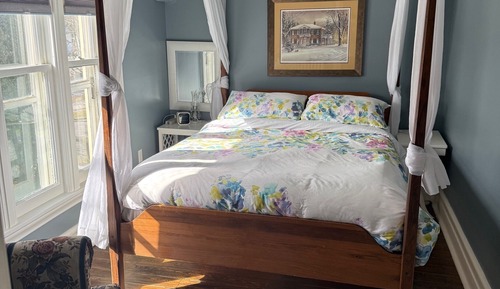 Walnut Room, 1 Queen Bed, Private Bathroom