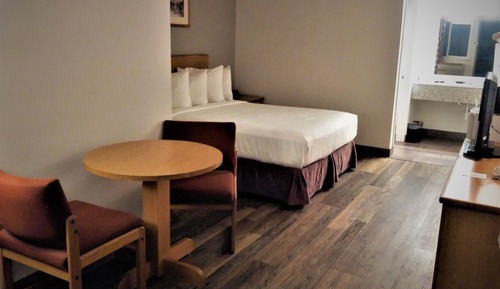 Standard Room, 1 Queen Bed