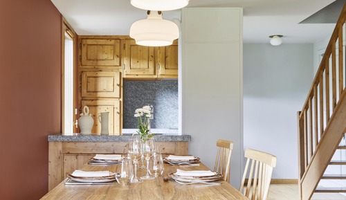 Standard Apartment, 1 Queen Bed, Balcony, Mountain View