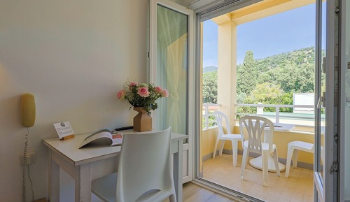 Triple Room, Courtyard View