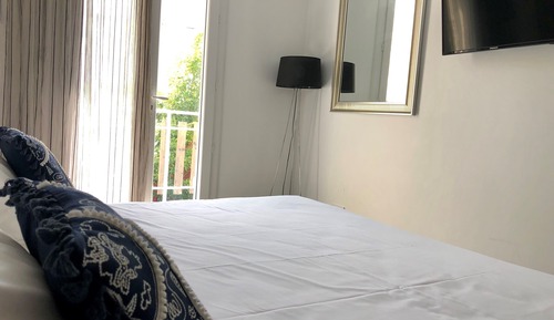 Superior Room, Jetted Tub