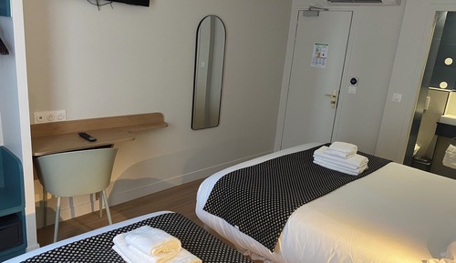 Standard Twin Room
