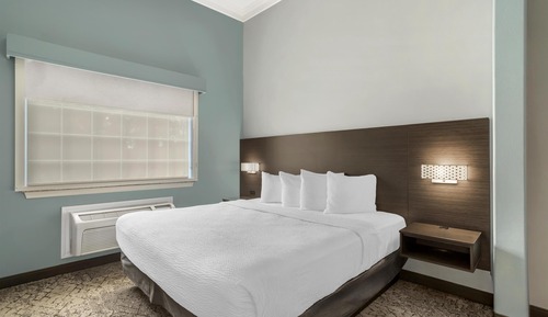 Suite, 1 King Bed, Non Smoking