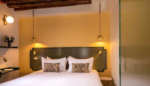 Superior Double Room (La Charmante)