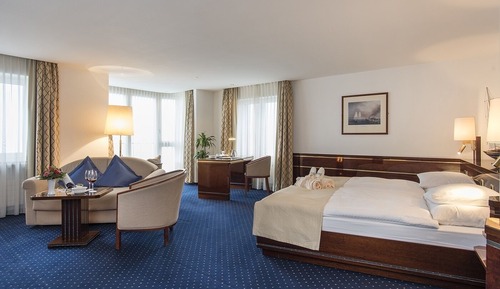 Superior Suite, Lake View