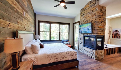 Stream Suites (River View)