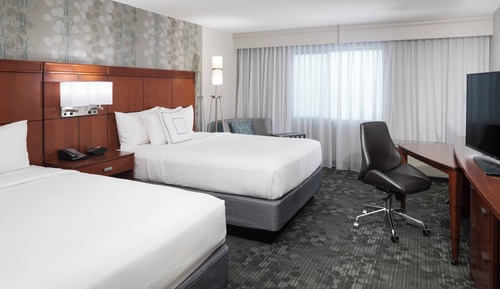 Room, 2 Queen Beds (Mobility Accessible, Tub)