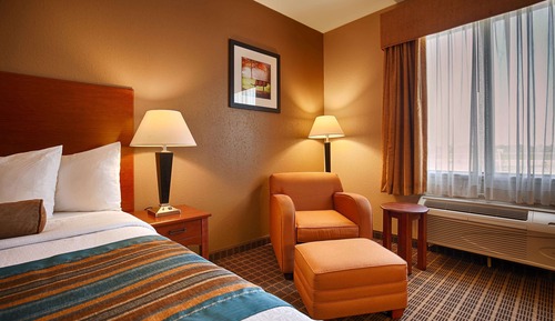 Standard Room, 1 King Bed, Non Smoking, Refrigerator & Microwave