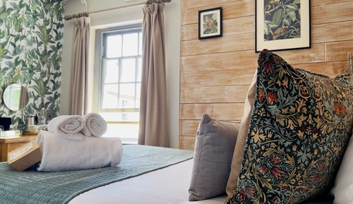 Double Room, Ensuite (Small)