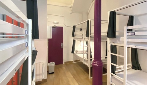 6-Bed Private Room Shared Bathroom