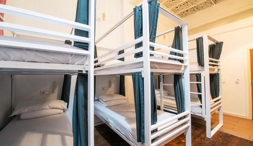 Bed in 8-Bed Female Dorm Shared Bathroom