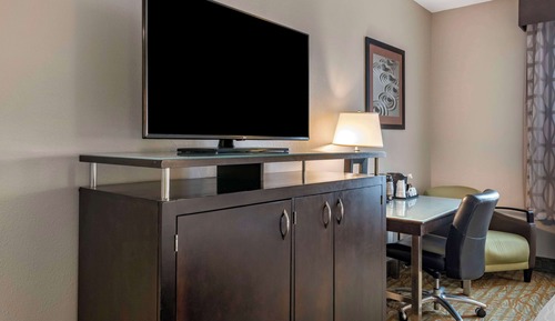 Standard Room, 1 King Bed, Non Smoking, Refrigerator & Microwave
