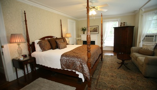 Deluxe King Room, Sitting Area, Private Bathroom,  RM-3