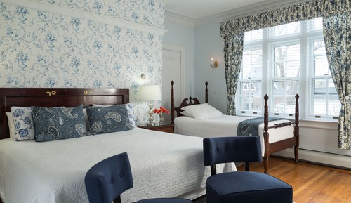 Signature Room, King plus Twin Bed,  Private Bathroom, Porch, Accessible,  RM-10