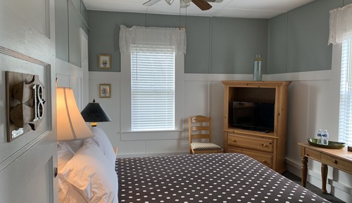 Classic Double Room, 1 Queen Bed, Mountain View
