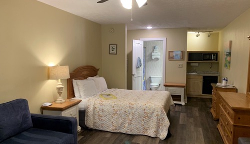 Basic Double Room, 1 Queen Bed, Garden View