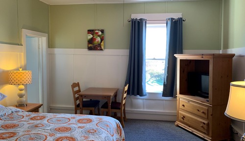 Classic Double Room, 1 Queen Bed, Garden View