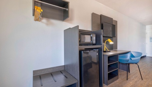Deluxe Room, 1 Double Bed, Non Smoking, Refrigerator & Microwave