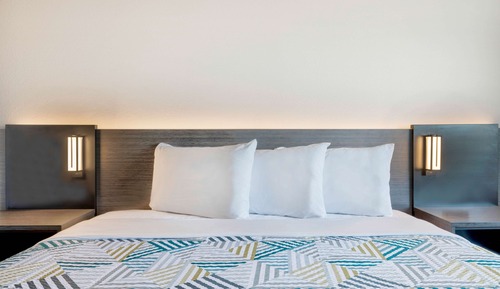 Deluxe Room, 1 King Bed, Non Smoking