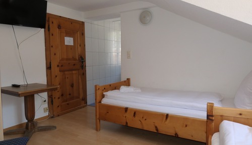 Twin Room (Shared Toilet)
